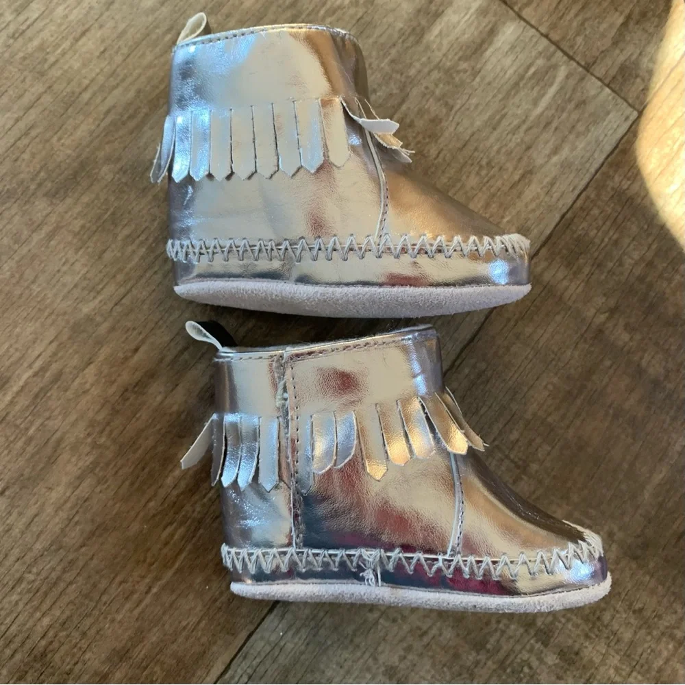 3 pair booties size 3 (6-9m) soft sole